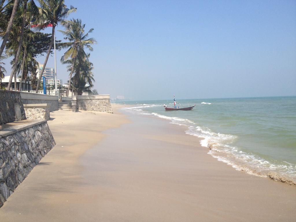 Baan Lom Talay Hotel Hua Hin Exterior foto